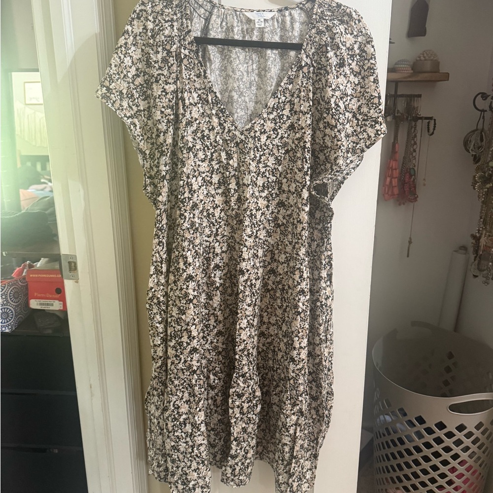 Time and Tru Floral Mini Dress - Black and White